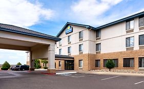 Days Inn & Suites By Wyndham Denver International Airport